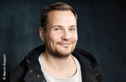  Sa, 29.3.2025 | 18:30 Uhr | Atrium der Stadtbücherei 